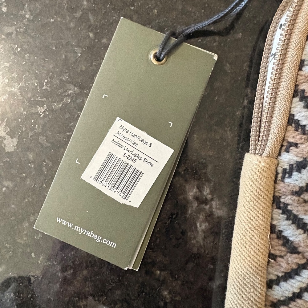 NEW Myra Rugged Life Laptop Sleeve - Picture 11 of 17